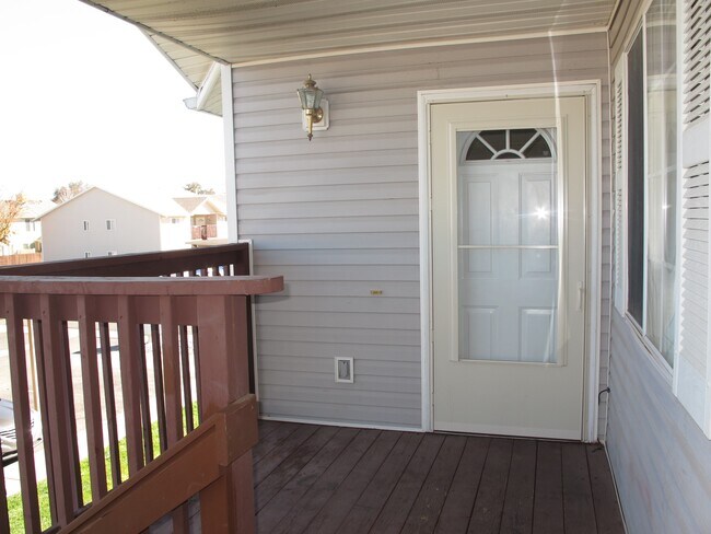 Foto del edificio - 1143 E Carolina Ave