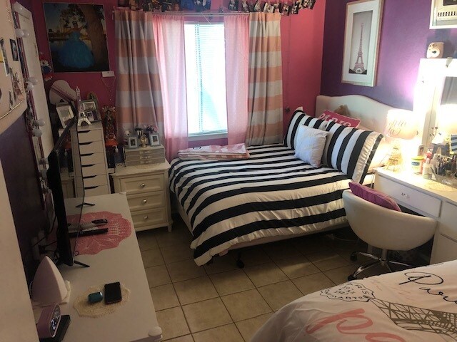 Foto del edificio - 10613 Lanshire Dr