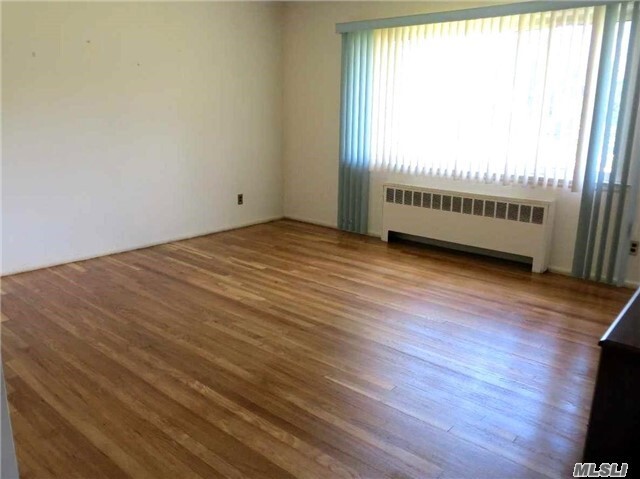 Foto del edificio - 2292 Overbrook Pl