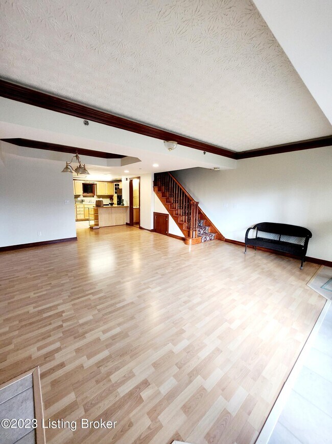 Foto del edificio - 610 W Riverside Dr