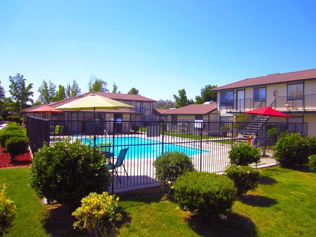 Building Photo - 3276 Denver Ave