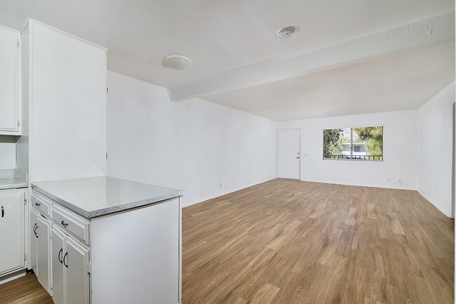 Building Photo - Panorama Apartments