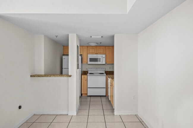 Building Photo - 814 NW 36th Ave