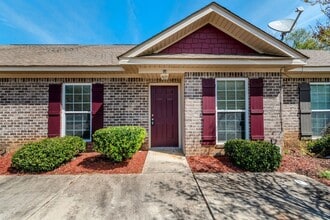Building Photo - 113 Village Run