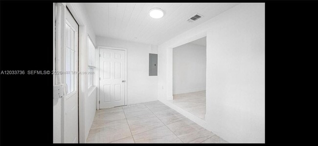 Foto del edificio - 529 NW 42nd St