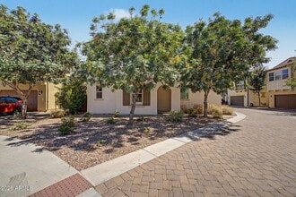 Building Photo - 1575 W Marlin Dr