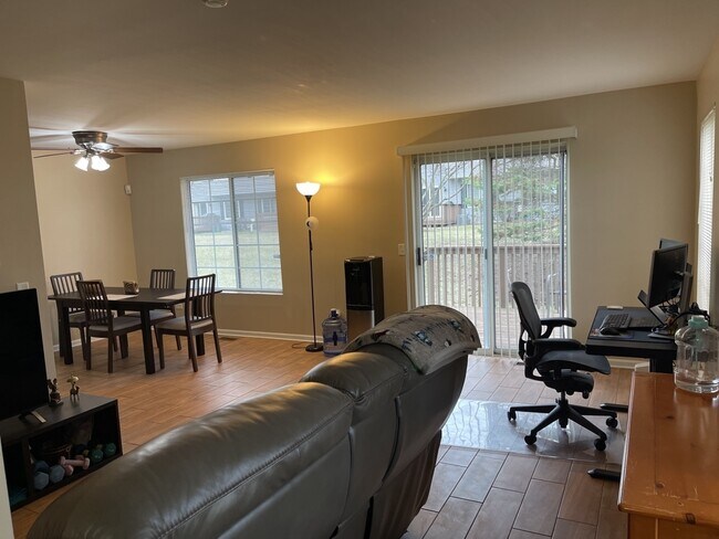 Foto del edificio - 442 Village Creek Dr
