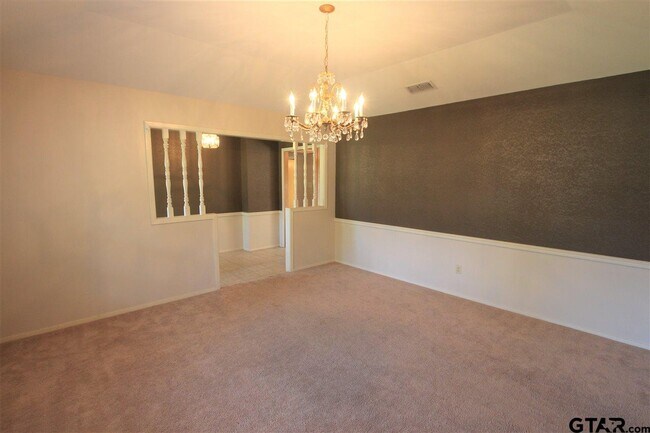 Foto del edificio - 8524 Radcliffe Dr