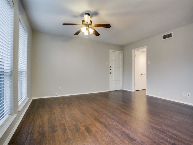 Foto del edificio - 4933 Skillman St