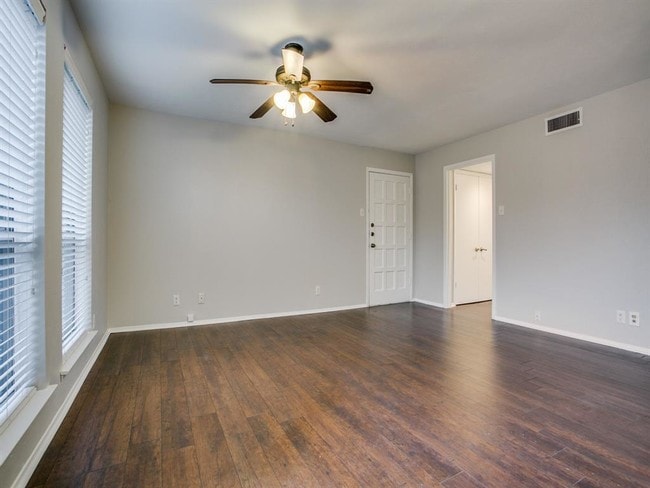 Building Photo - 4933 Skillman St