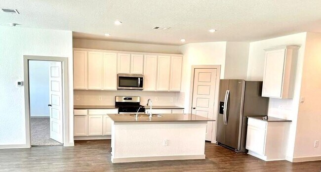 Foto del edificio - 7802 Cattlewood Pass