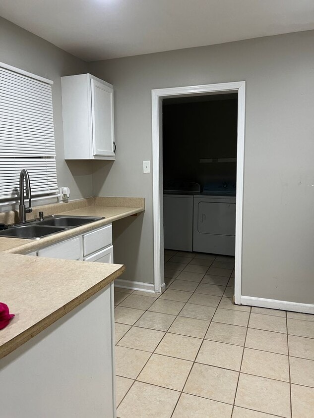 A charming 3 bedroom, 1 bathroom house has... - A charming 3 bedroom, 1 bathroom house has...