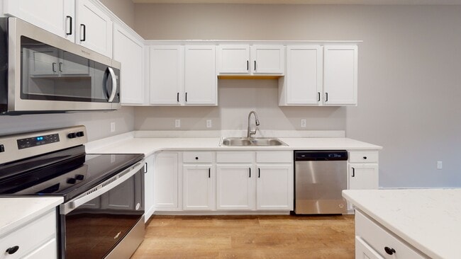Kitchen - PowderHaus Apartments & Townhomes