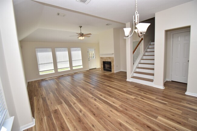 Foto del edificio - 2427 Teal Run Pl Dr