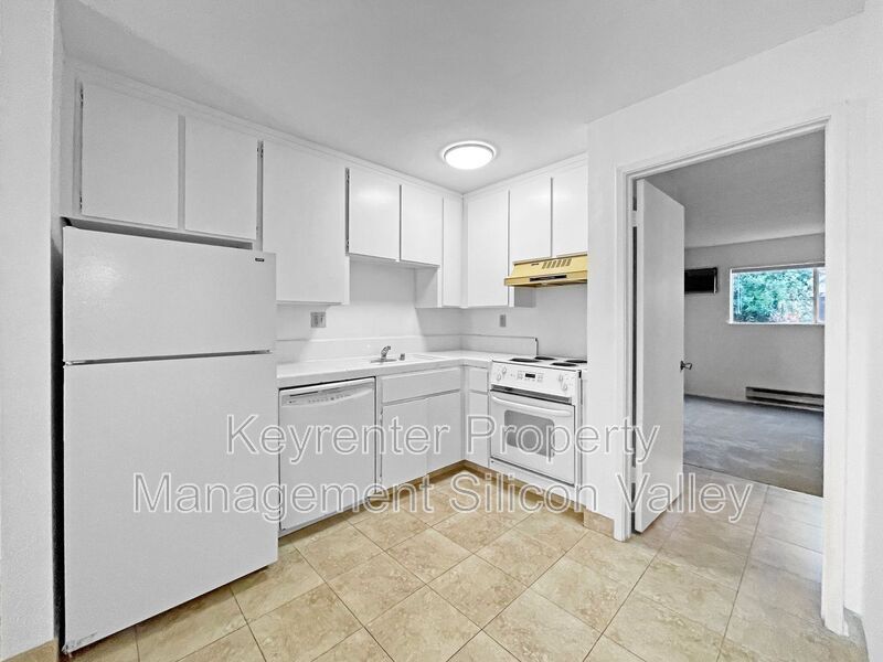 Foto principal - 889 Canfield Ct