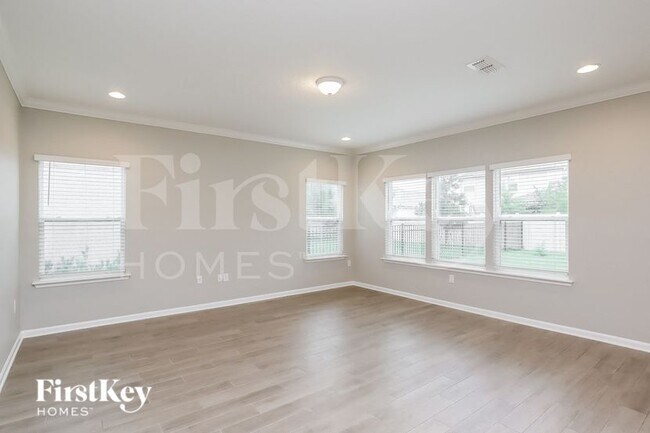 Foto del edificio - 3918 Heatherbrook Pl