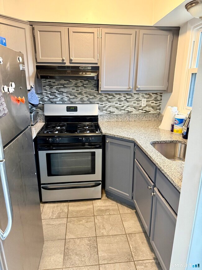 Foto del edificio - 527 Hilliard St