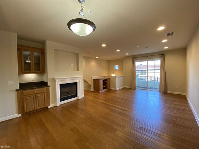 Foto del edificio - 2 br, 2.5 bath Townhome - 1714 Hillebrant ...