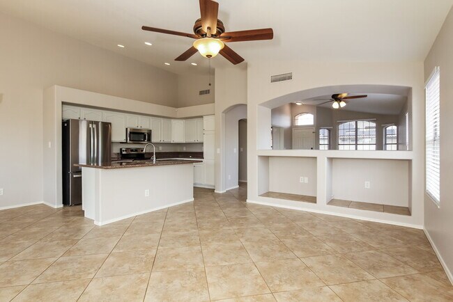 Building Photo - 9935 W Potter Dr