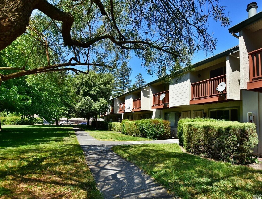 1014 Eleanor Ave, Rohnert Park, CA 94928 Townhome Rentals in Rohnert