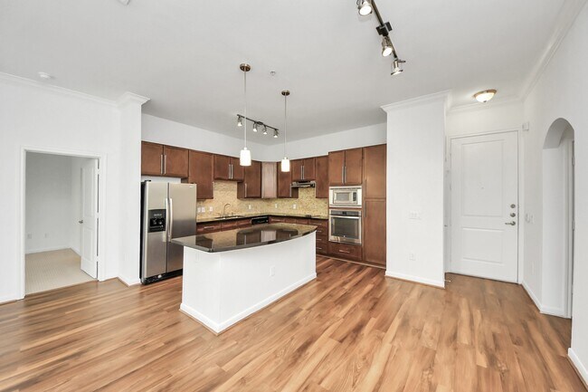 Building Photo - 6363 San Felipe St