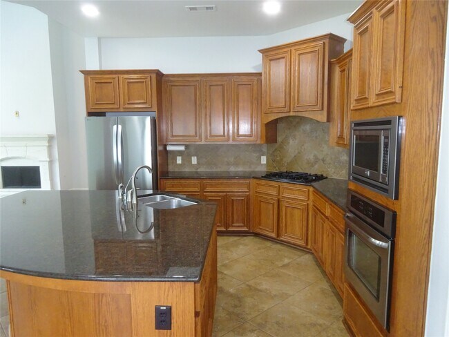 Foto del edificio - 13502 Redwood Shores Dr