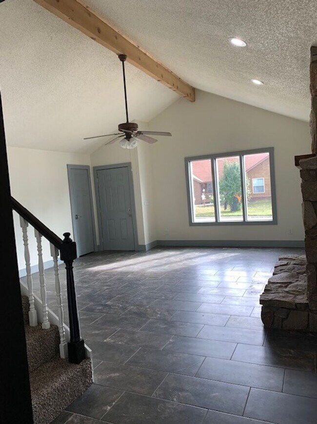 Building Photo - HICKORY RIDGE SUBDIVISION - 4 BEDROOM 3 BA...