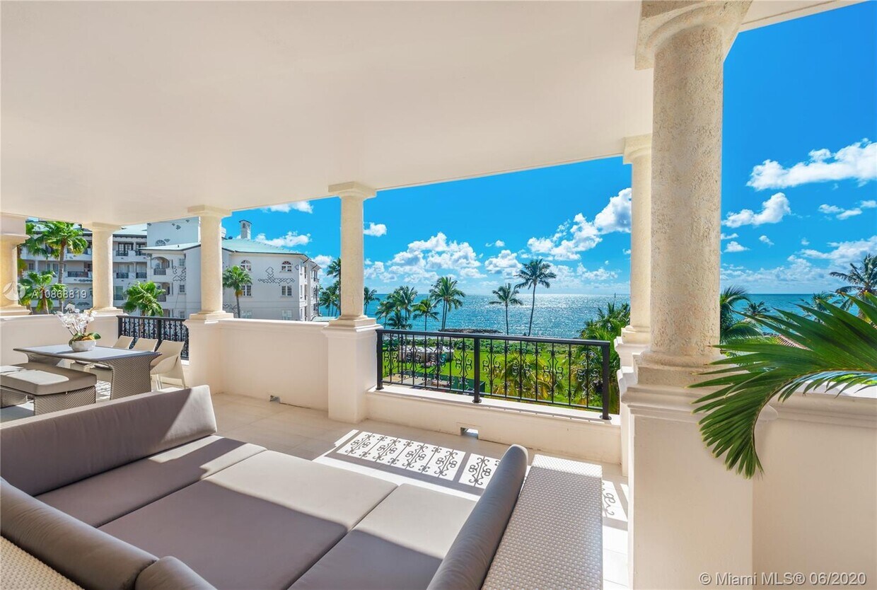 Primary Photo - 19243 Fisher Island Dr