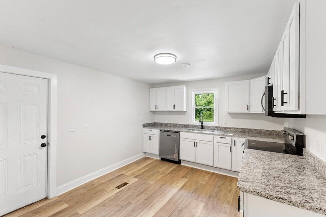 Foto del edificio - 547 Horry St NE