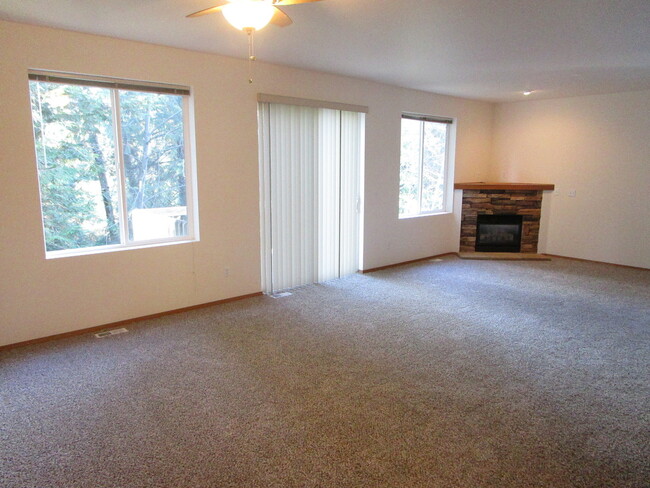 Foto del edificio - 3 Bedroom, 2 bathroom Home in Gig Harbor