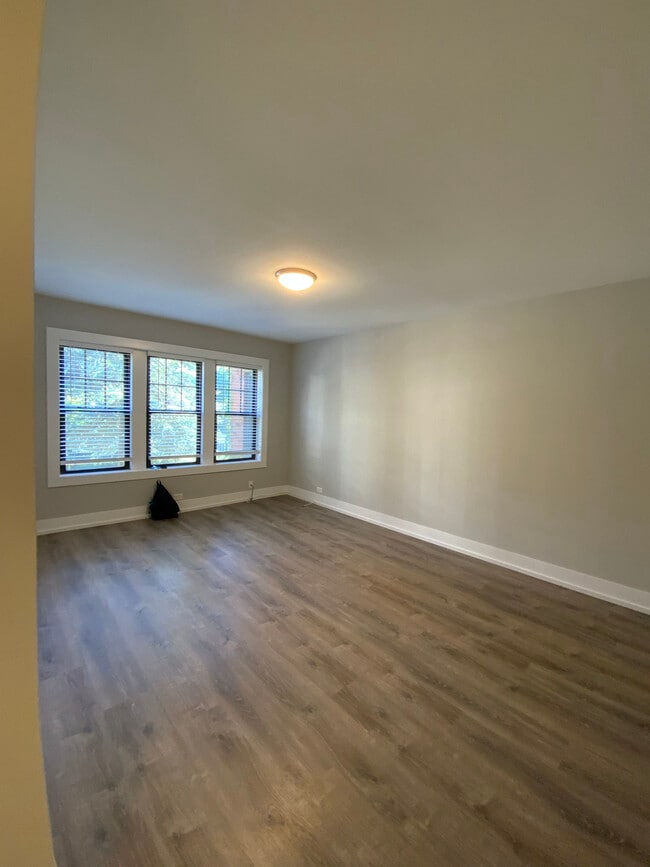 Building Photo - 1128 Maple Ave