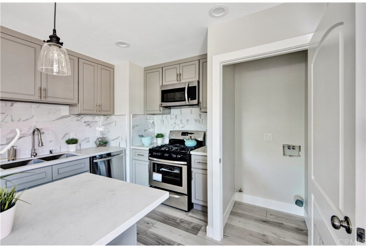 Foto principal - 907 W Arbutus St