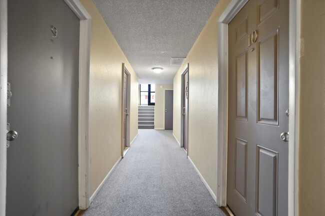 Building Photo - Moore Ave Apartments