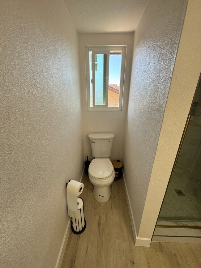 Foto del edificio - 1565 Joanne St