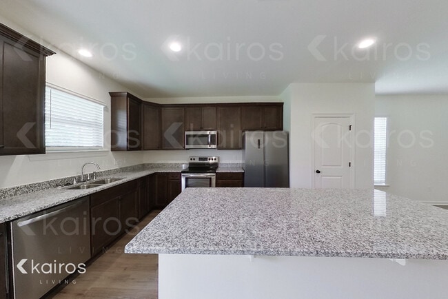 Building Photo - 114 Teddy Ln.