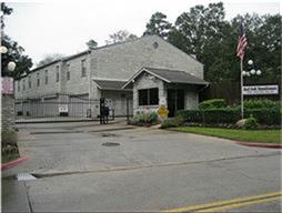 Building Photo - 17509 Red Oak Dr