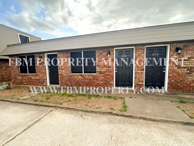 Foto del edificio - Willow Court Apartments, Unit 502 - 2 Bedroom, 1 Bathroom Apartment Home in Mexia, TX!