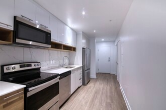 Building Photo - 9675 Av Papineau