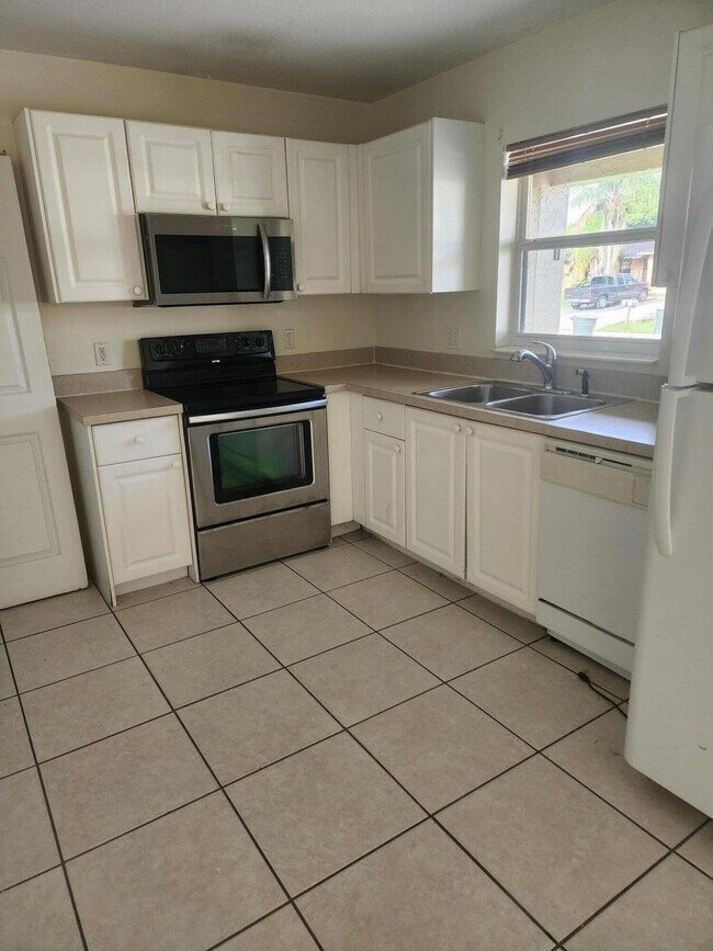 Foto del edificio - 4480 Timber Ridge Ln