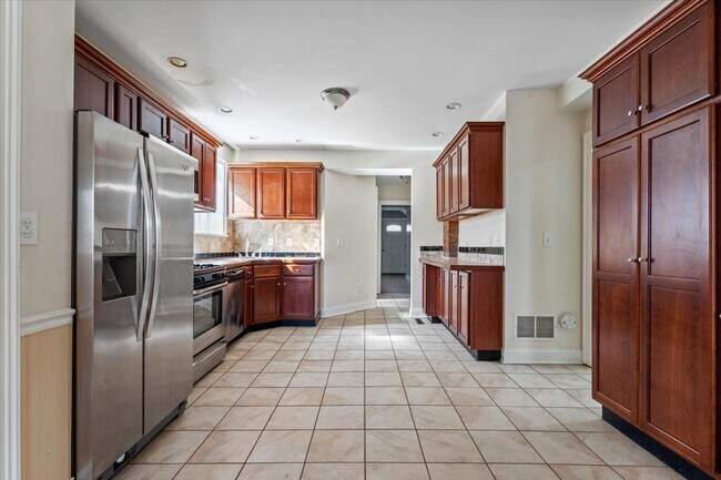 Building Photo - 53 Beekman St