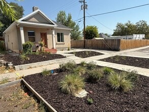 Building Photo - 910 W 600 S