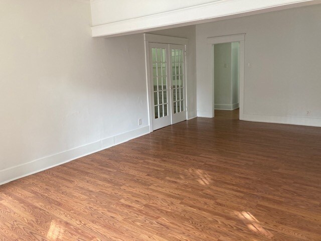 sala de estar - 947 E 2nd St