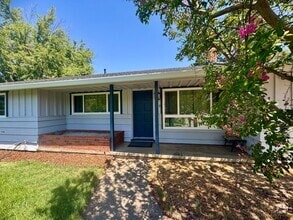 Building Photo - 510 Berrendos Ave