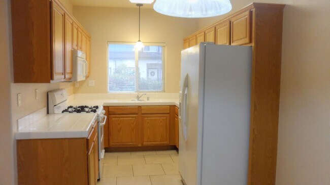Foto del edificio - Charming 2 Bed/2 Bath Townhouse In Redlands!