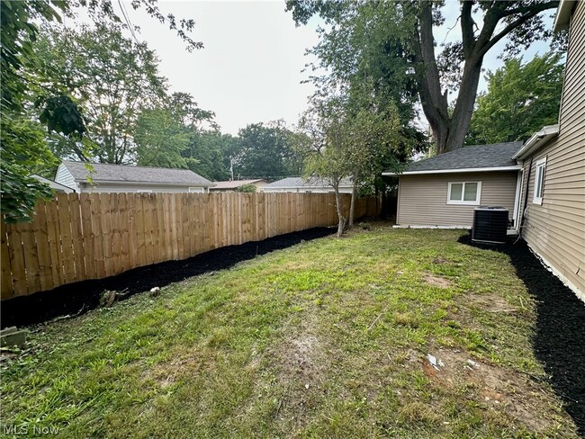 Building Photo - 5636 Hopkins Rd