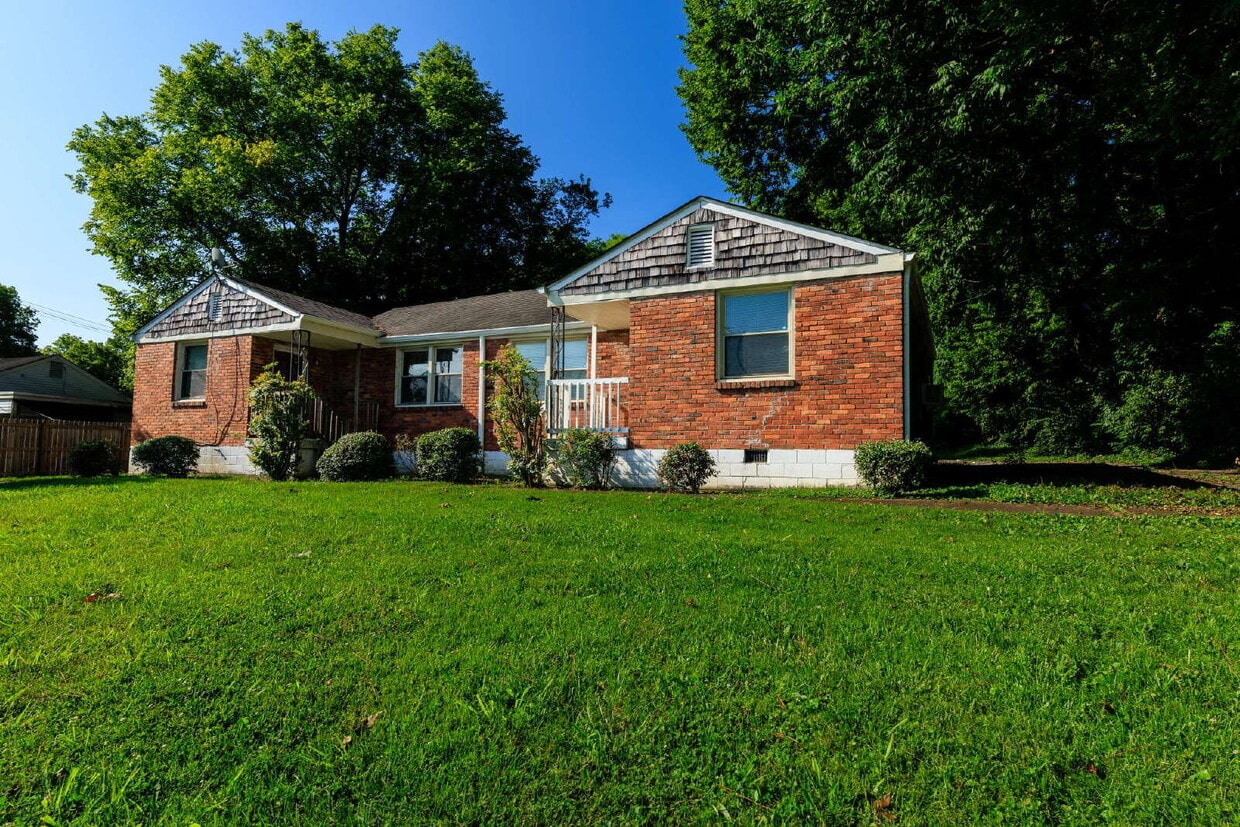 NOW AVAILABLE!! Affordable Renovated 2 Bed, 1 Bath Unit for Lease!! - NOW AVAILABLE!!  Affordable Renovated 2 Bed, 1 Bath Unit for Lease!!