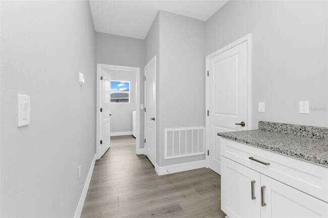 Foto del edificio - 24504 Peppercorn Rd