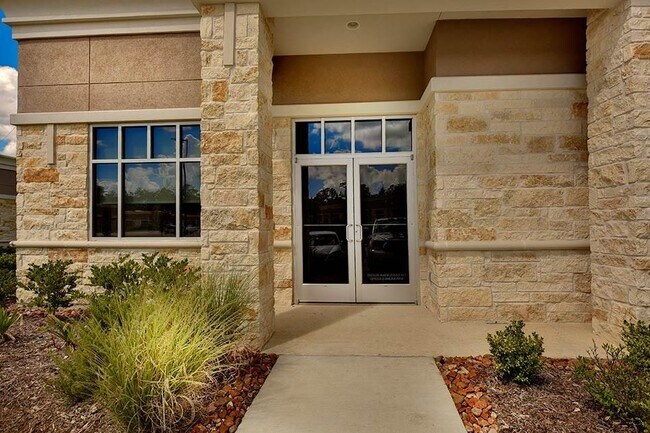 Foto del edificio - 2219 Sawdust Rd
