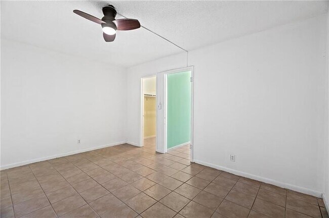 Foto del edificio - 1142 NE 4th Ave