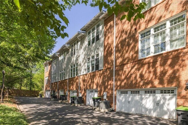Foto del edificio - 1258 DeKalb Ave NE